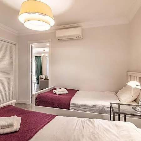 Historic Center Chic Gem With Balcony