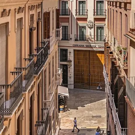Apartment Historic Center Chic Gem With Balcony
