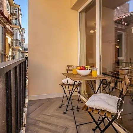 Apartment Historic Center Chic Gem With Balcony *
