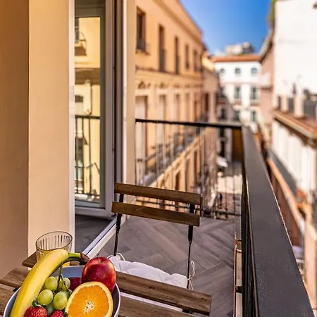 Apartment Historic Center Chic Gem With Balcony *