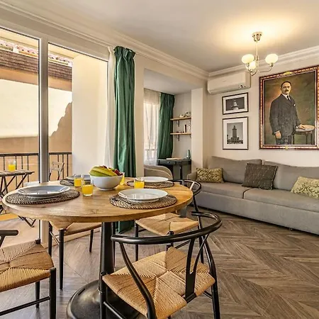 Historic Center Chic Gem With Balcony Apartment *