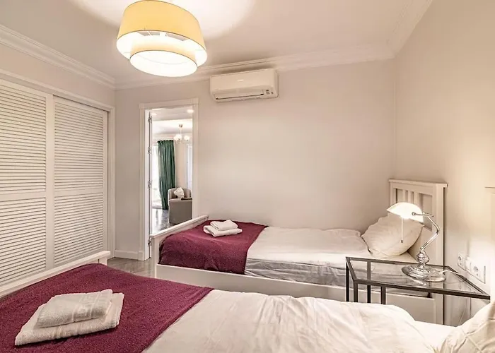 Historic Center Chic Gem With Balcony