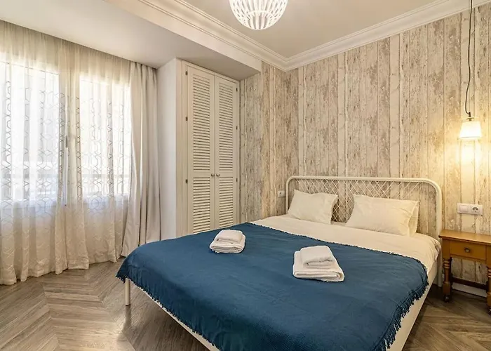 Historic Center Chic Gem With Balcony *